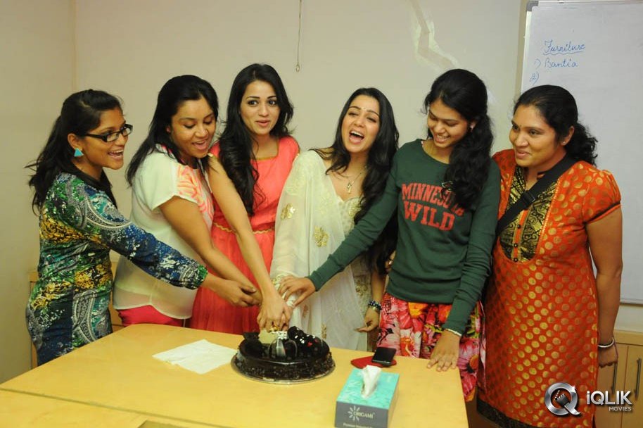 Pratighatana-Team-at-Radio-Mirchi